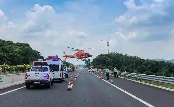 额济纳旗高速公路汽车救援案例